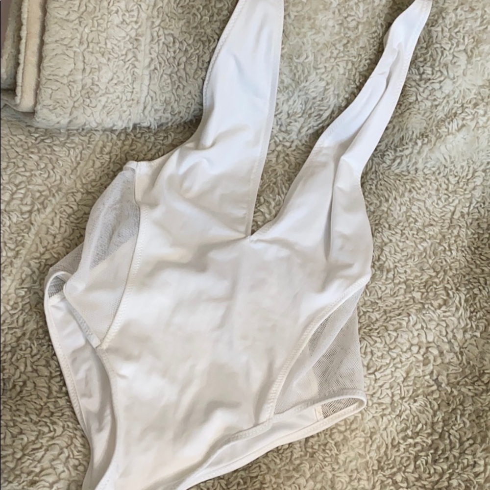 One piece swim